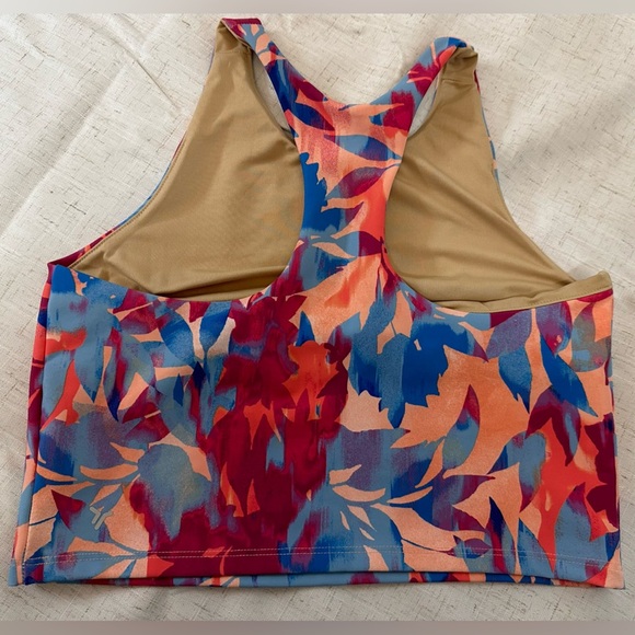 Old Navy Red and Blue Sleeveless Crop Sports Bra ❤️🟣🩷 - Picture 4 of 7